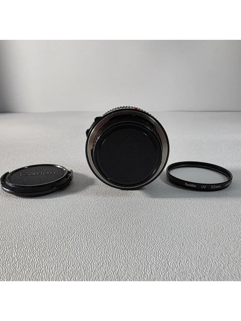 CANON LENS FD 50mm 1:1.8 w/Caps